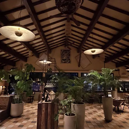Hotellerie Du Roy - Restaurant Chez Robin فندق 2*