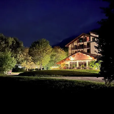فندق Hotellerie Du Roy - Restaurant Chez Robin