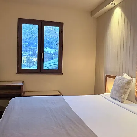 فندق Hotellerie Du Roy - Restaurant Chez Robin 2*